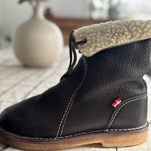 Duck Feet Boots size 42